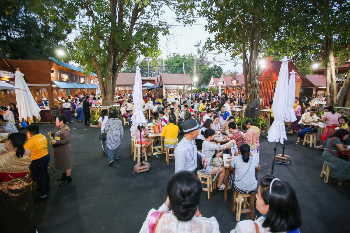 แชะ ชิม ช้อป ! งาน “อุ่นไอรัก คลายความหนาว” ฟินหนัก เมื่อสแกนจ่ายผ่านทรูมันนี่ วอลเล็ท