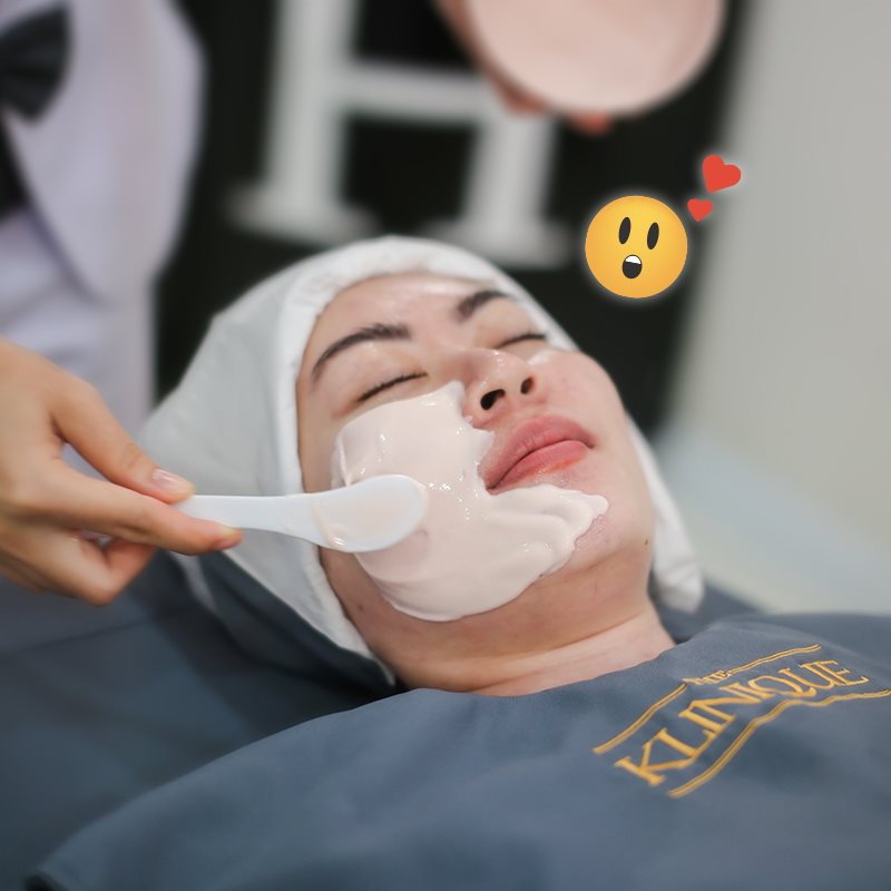 ปรับโฉมต้อนรับปีใหม่ เป๊ะ ปัง ด้วยโปรแกรม Signature White and Acelora Vitamin Mask ทรีตเมนต์ฟื้นบำรุงให้ผิวชุ่มชื้น ขาวกระจ่างใส พร้อมกระชับรูขุมขน
